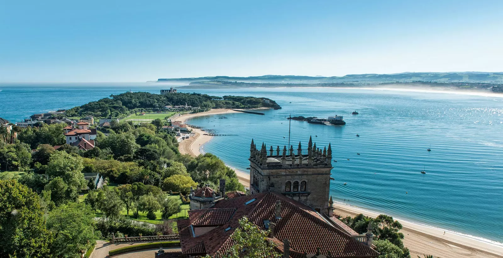 Sommer i Santander leves rundt bukten