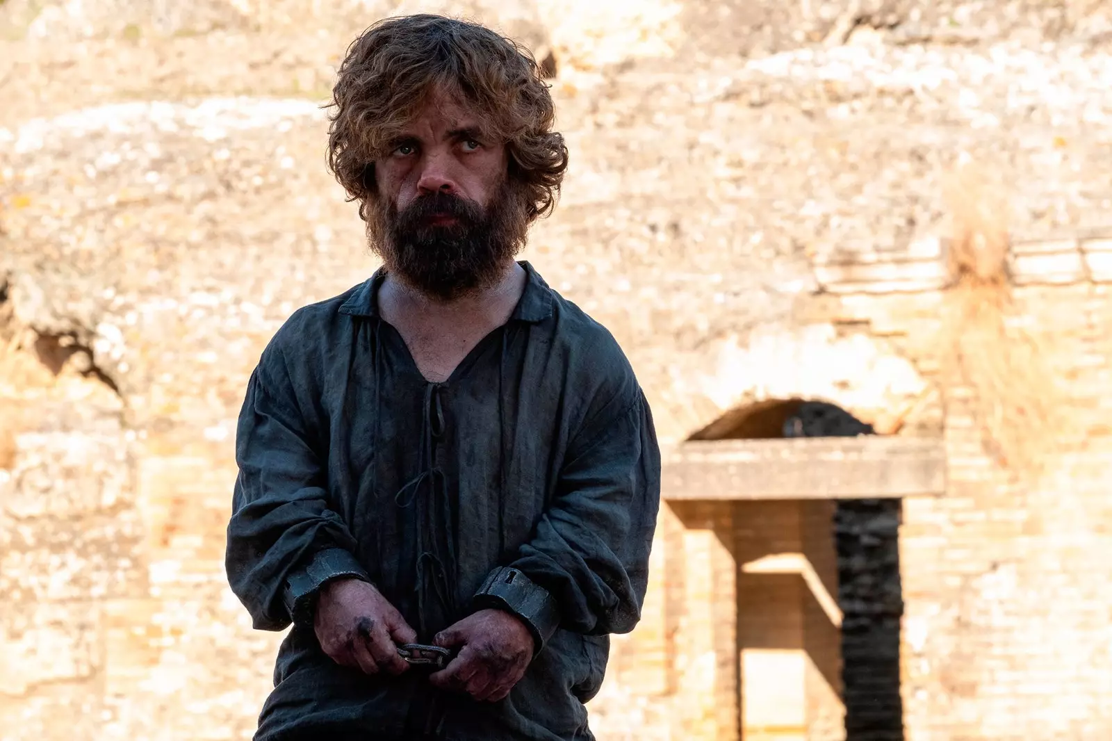 Tá beagán ama garbh ag Tyrion sa Dragon Pit