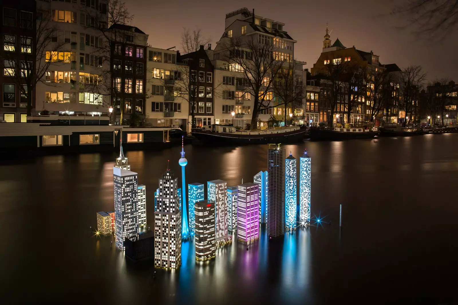 Utskottets 'Atlantis' på Amsterdam Light Festival