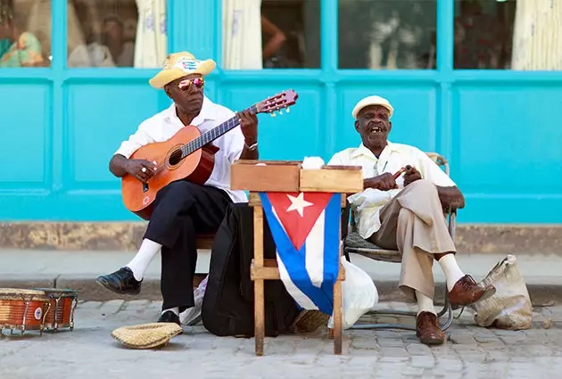 Havana sakinleri aracılığıyla anlattı