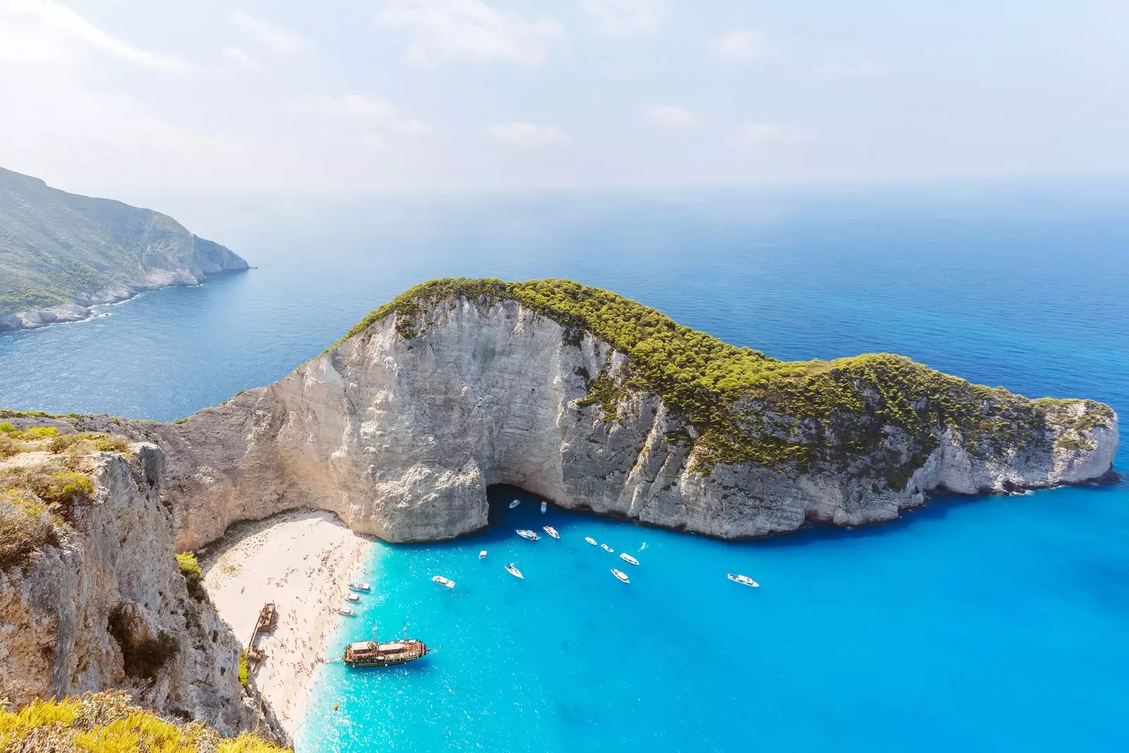 Zakynthos ၏စိမ်းလန်းသောတောင်ကုန်းများ။