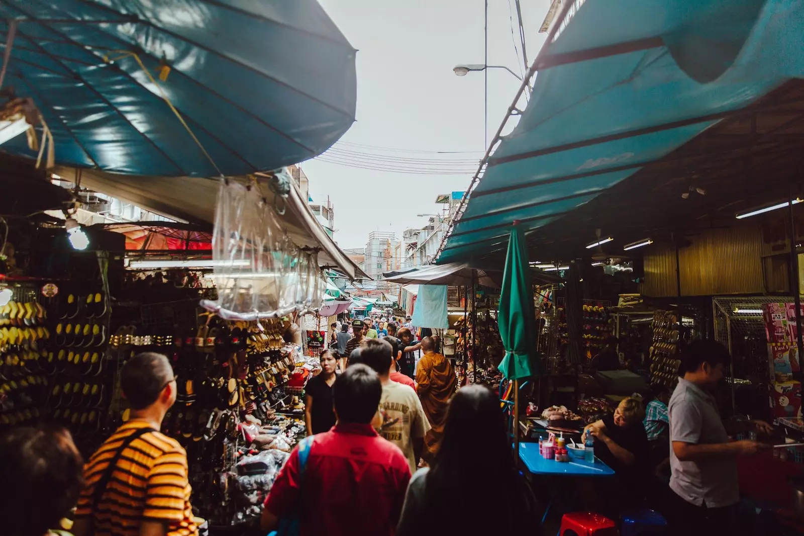 Dari pasaran ke pasaran di Bangkok