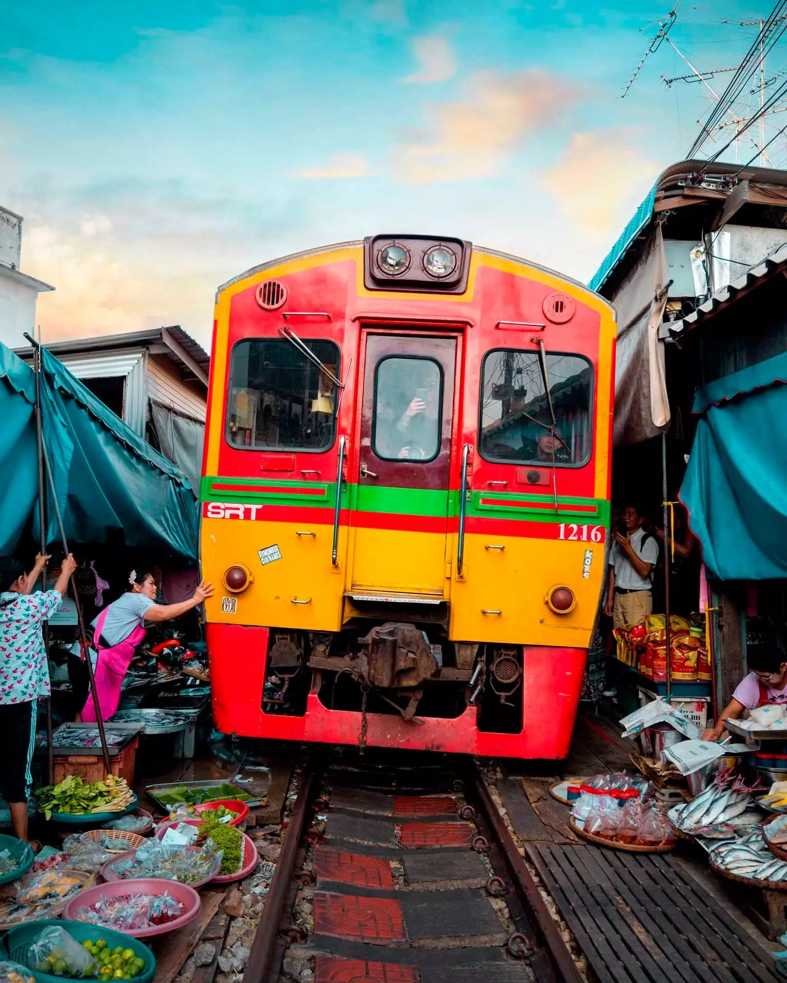 Mae Klongi turg Bangkoki rongiturg Tai