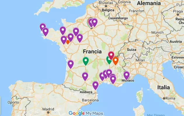 I distributori automatici distribuiscono storie nelle stazioni in Francia