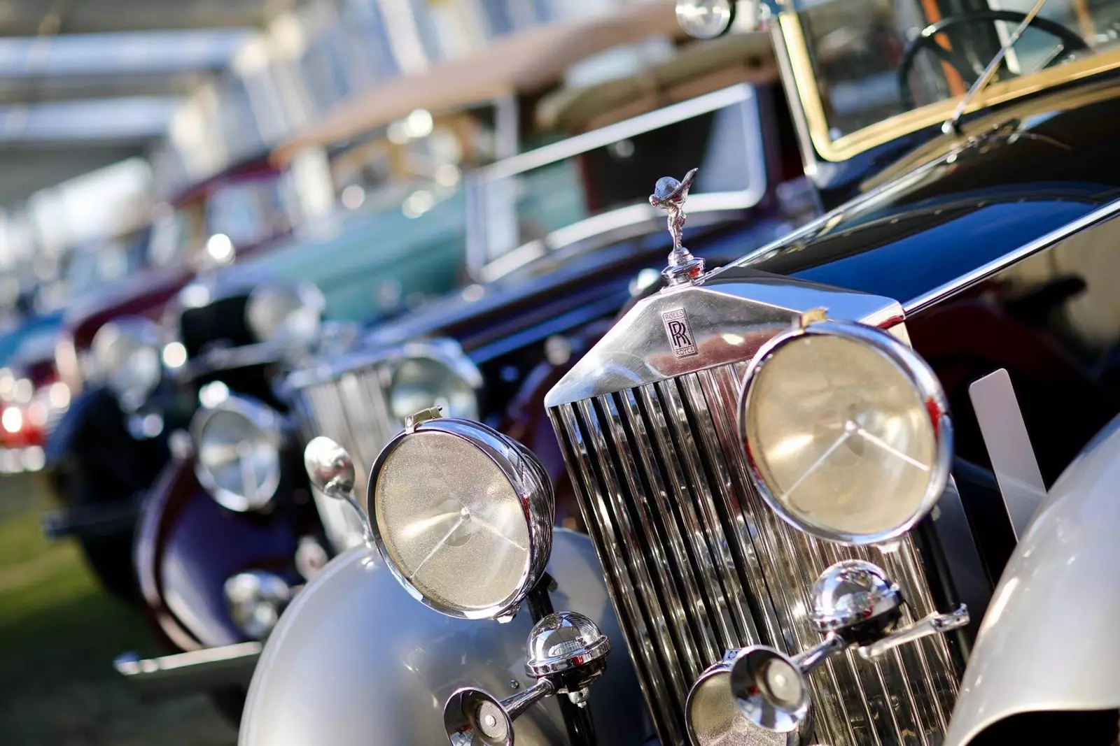 Amelia Island Concours d'Elegance သည် ဂန္ထဝင်ကားများ၏ ခန့်အပ်မှုဖြစ်သည်။