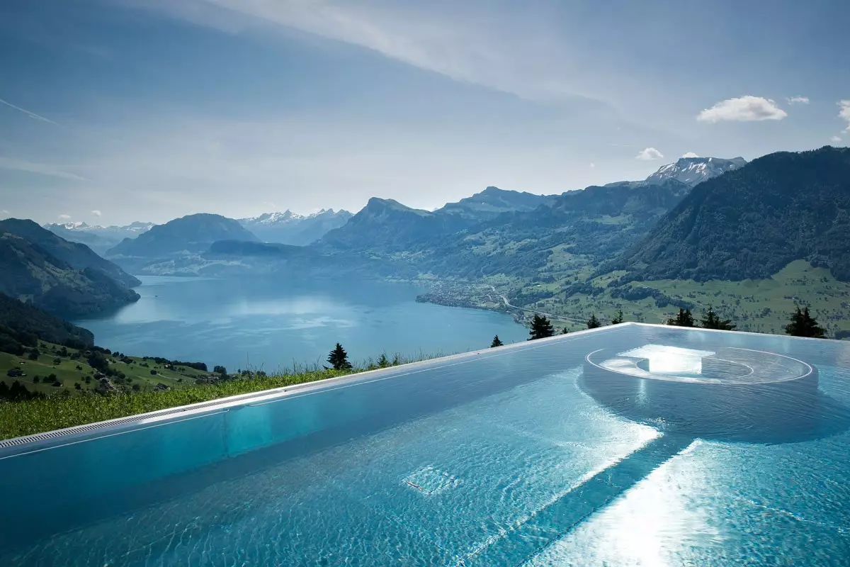 This is the swimming pool in the Swiss mountains that everyone dreams of bathing in