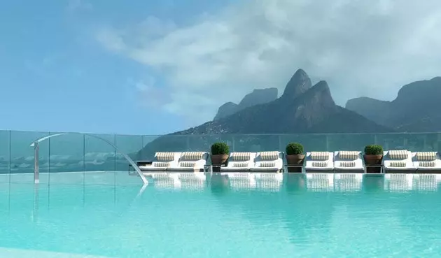 Vistes al mar des de la piscina de l'hotel Fasano.