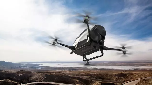 Si kreéieren déi éischt Dron, déi fäeg ass Leit ze transportéieren