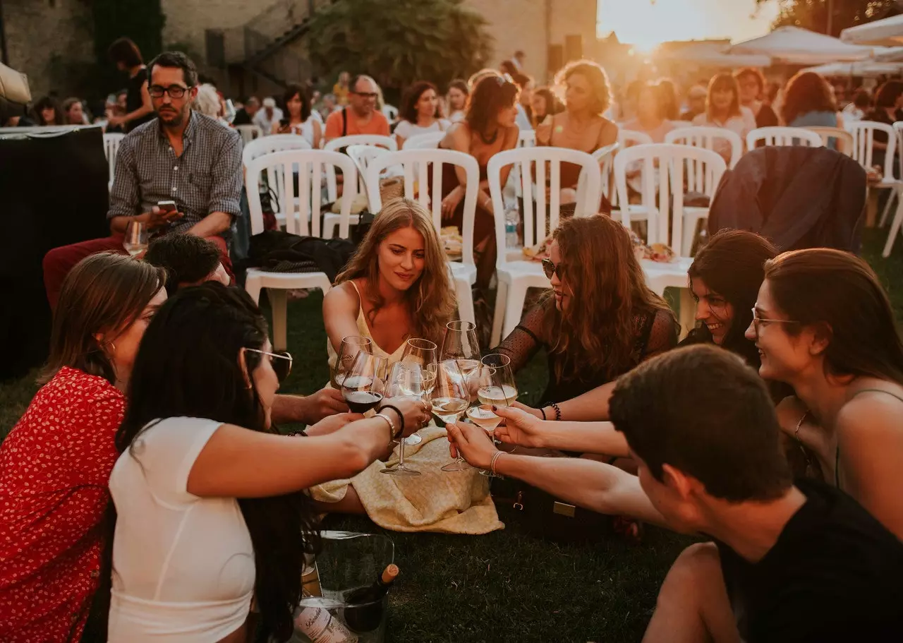 Cinema con la migliore compagnia a La Bodega Centenaria franco-spagnola