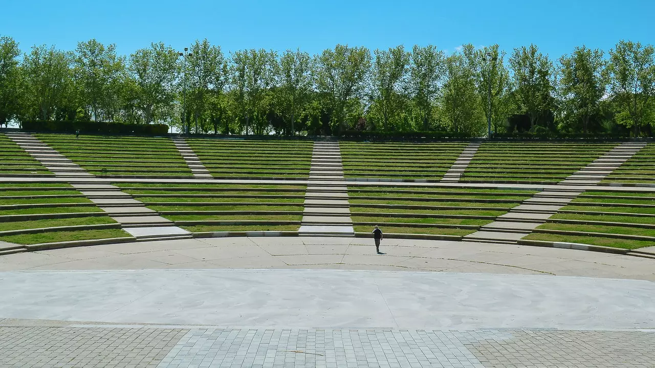 Mum Işığında Açık Hava: Tierno Galván Park'ta mum ışığında konserler