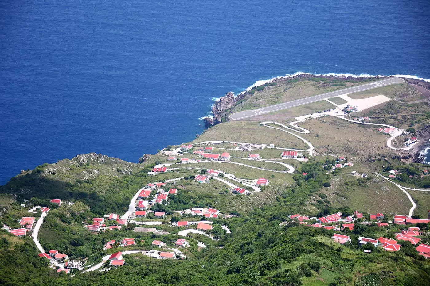 Juancho E. Yrausquin Airport