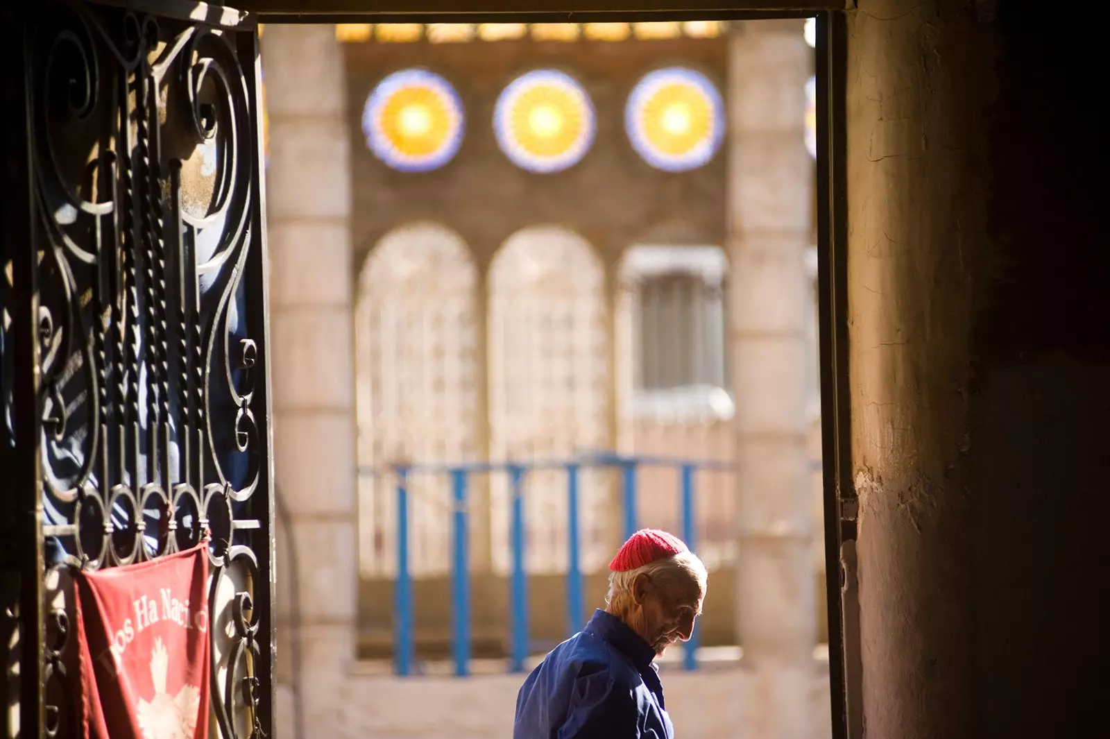 Justo Gallego dans la solitude de son travail