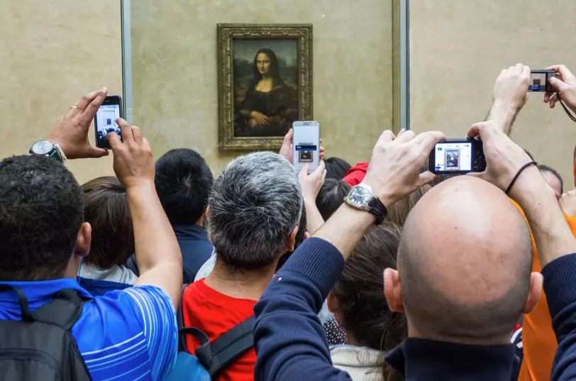 Mobilni telefon je privesek popotnika in ne samo za fotografiranje