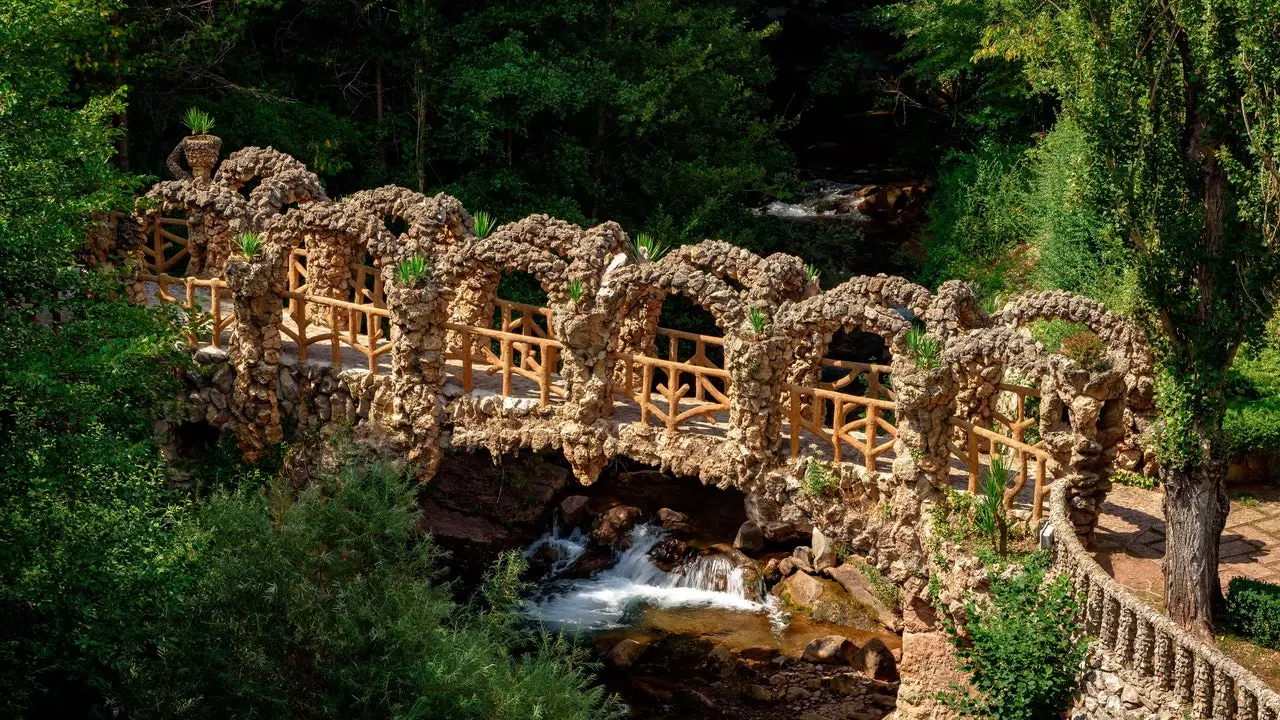 La Pobla de Lillet, an baile caillte a mheall Gaudí