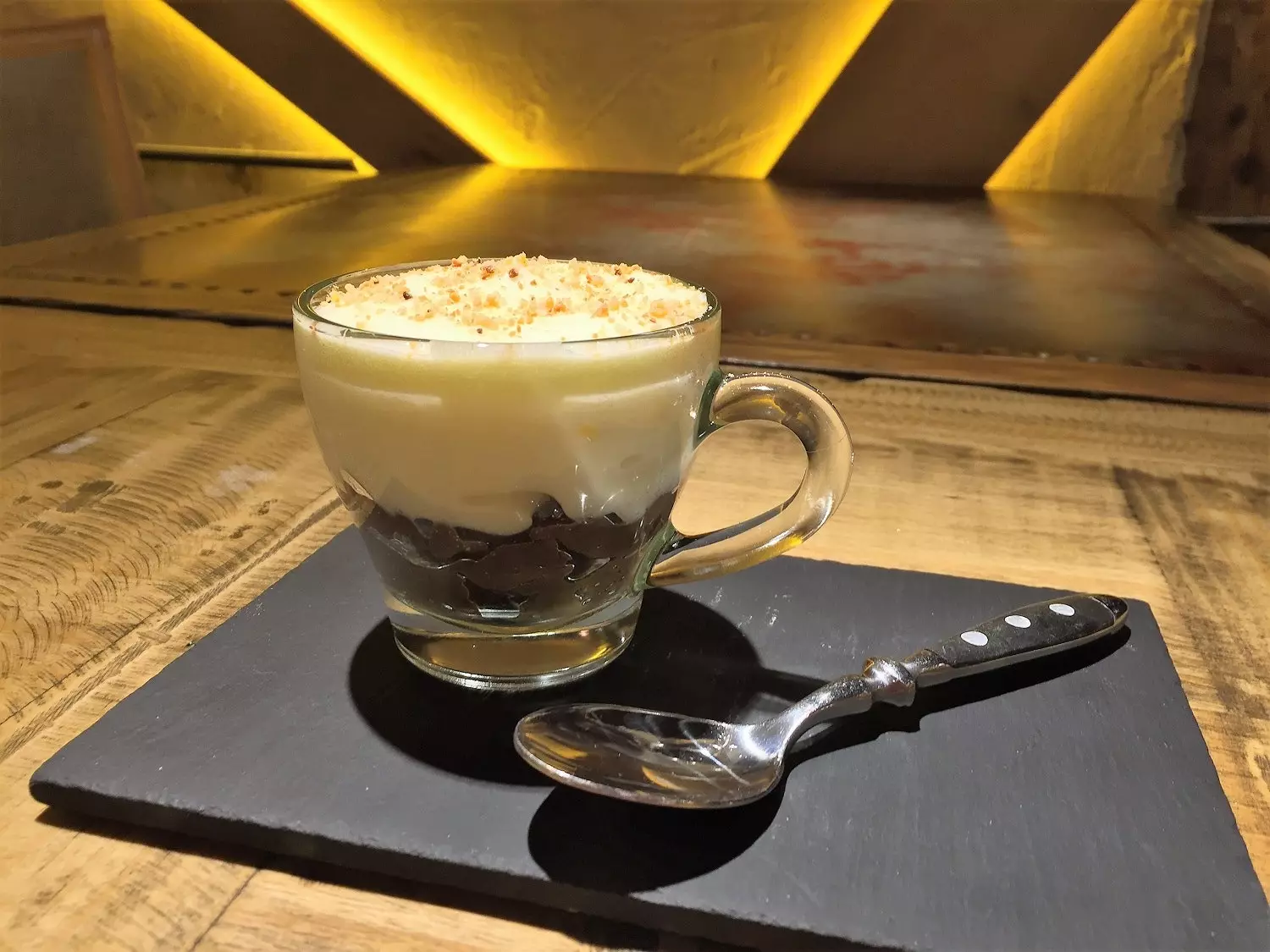 Crni puding cappuccino i pjena od krumpira