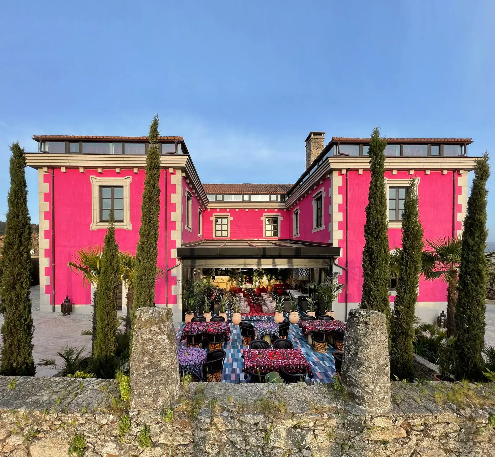 Muka bangunan utama Hotel Casa Beatnik