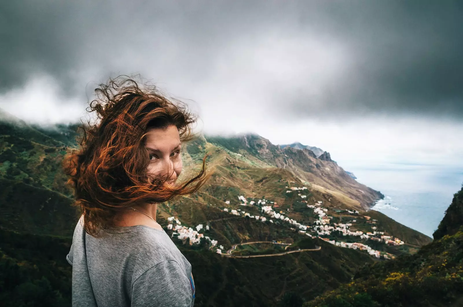 Ženska na razgledni točki Tenerife