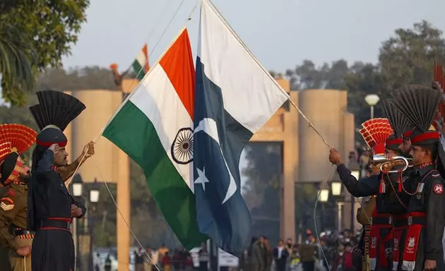 Baixada de bandera a Wagah