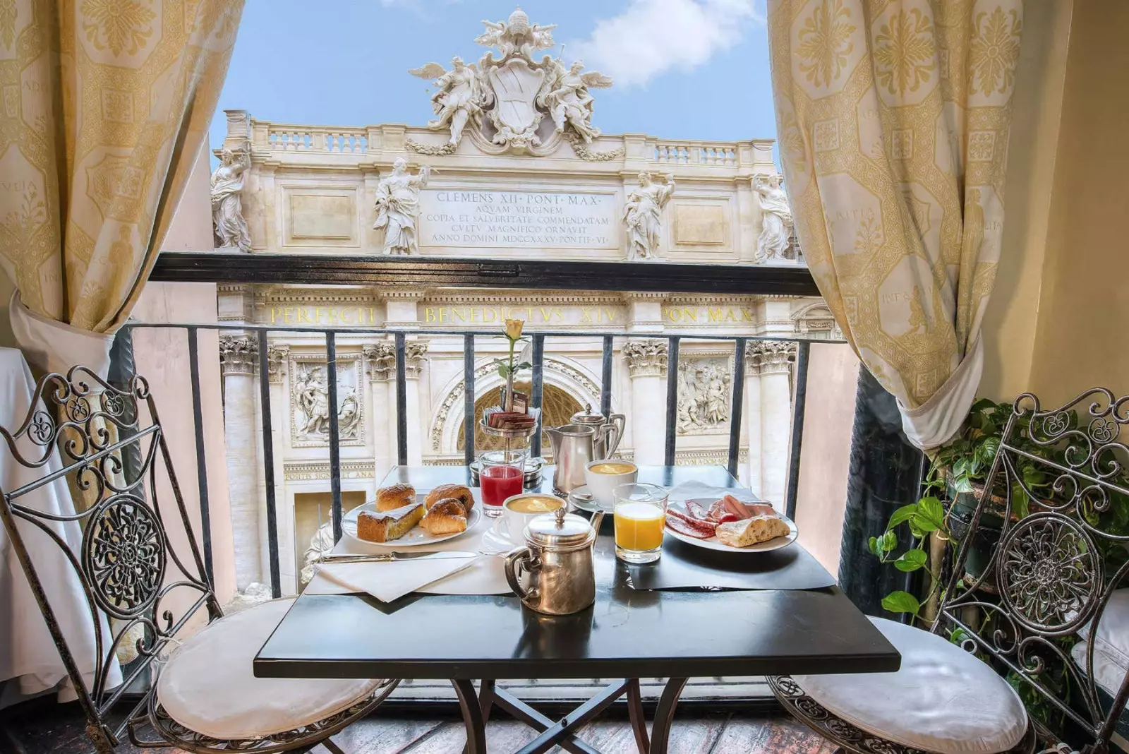 Un desiderio: fare colazione con vista sulla Fontana di Trevi