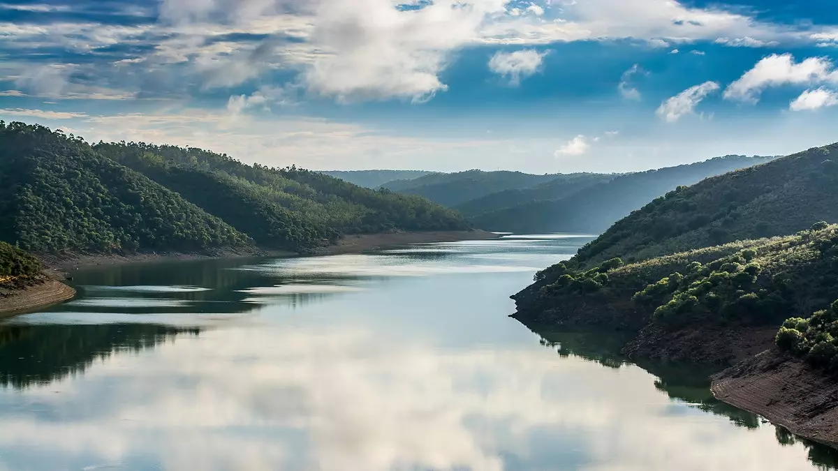 Rrugë përgjatë Jara Greenway