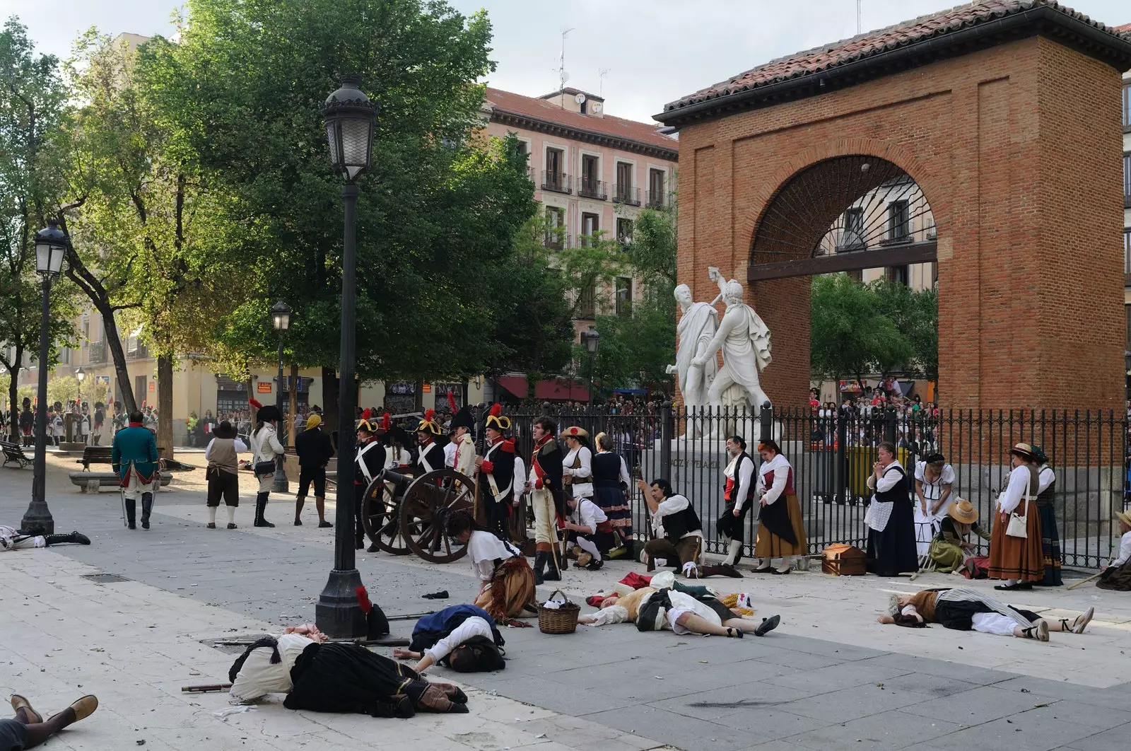 So that the Fiestas do not end like May 2, the organization asks for cleanliness and respect for the neighborhood.