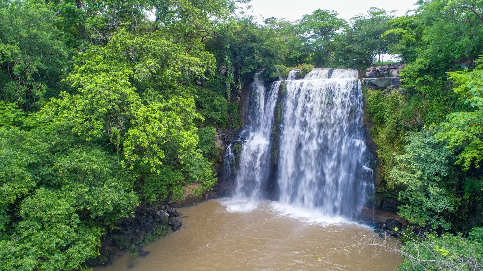 Llanos de Corts וואָטערפאָלז