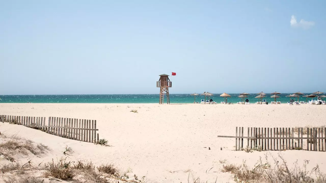 Μέρες σερφ και ήλιου στη Zahara de los Atunes