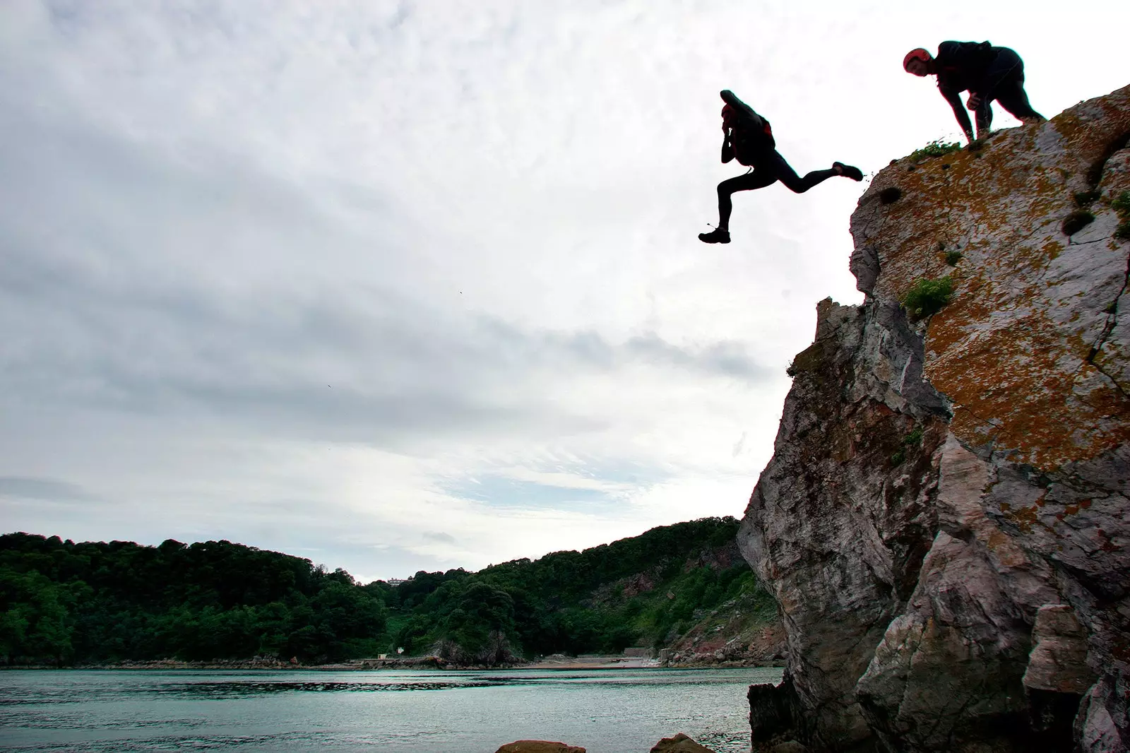 Swimming climbing rocks playing with currents and jumping from heights of up to 12 meters