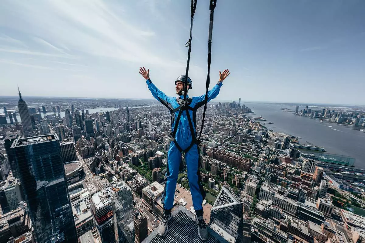 A csúcs a City Climbnél az Edge New York-i nézőpontnál.