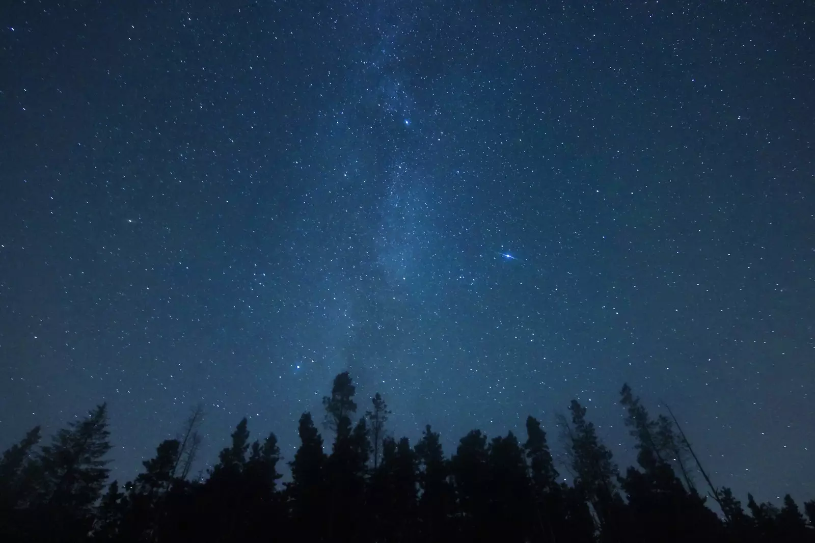 Dark Sky Observatory သည် မြောက်အိုင်ယာလန်၏ ပထမဆုံးတရားဝင်ညကောင်းကင်ပန်းခြံဖြစ်သည်။