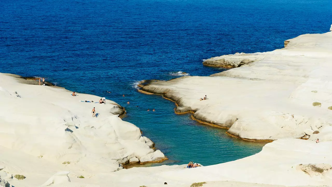 We have found the paradise of the Greek islands: welcome to Milos