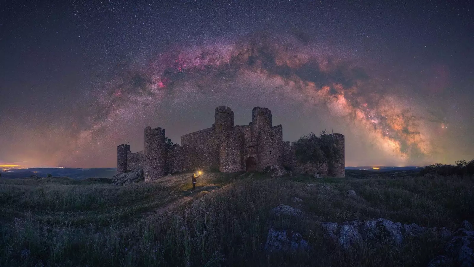 Fii uimit de cele mai spectaculoase fotografii ale Calei Lactee realizate anul acesta