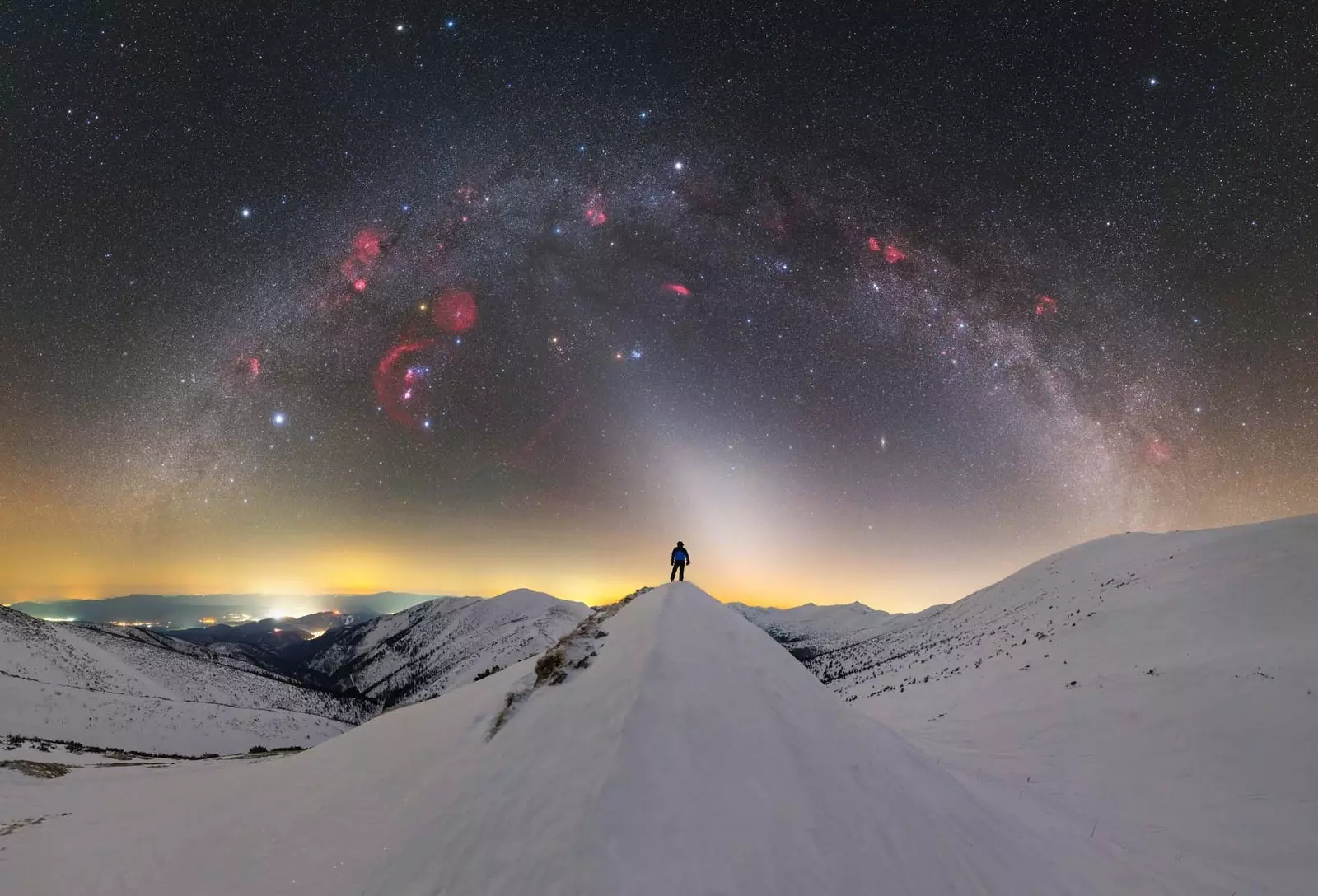 Be amazed by the most spectacular photos of the Milky Way taken this year