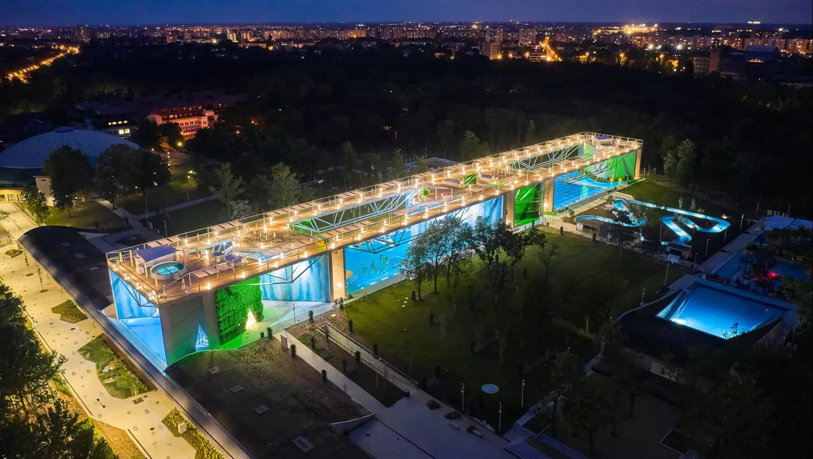 Aquaticum Debrecen Strand di notte.