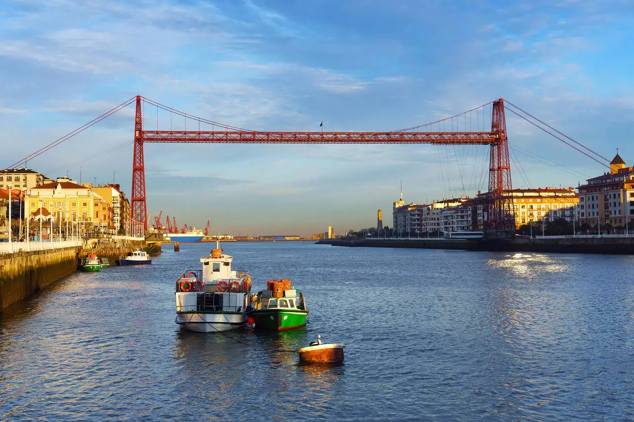 Ó Bilbao go Bá na Bioscáine: siúlóid feadh an inbhir