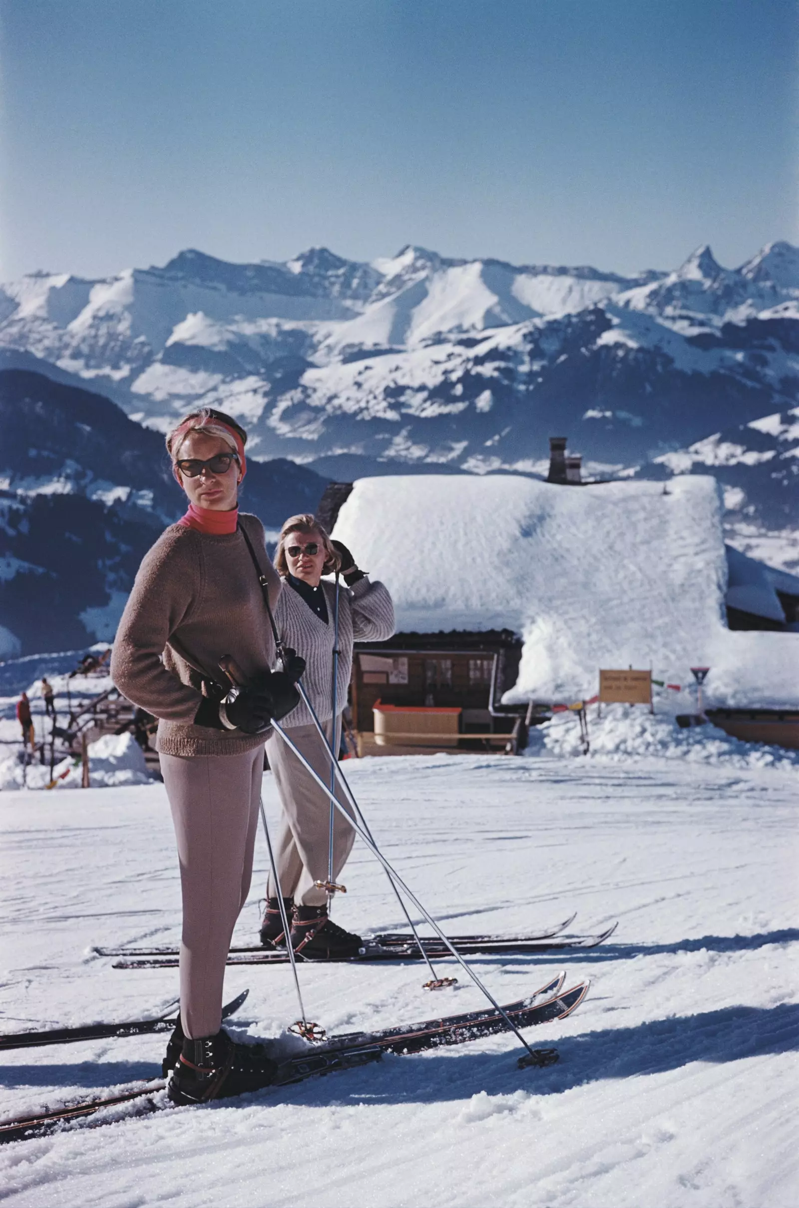 Suusatajad Gstaadis Šveitsis märts 1961.nbsp