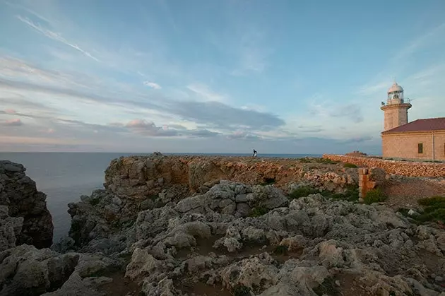 De vuurtoren van Punta Nati