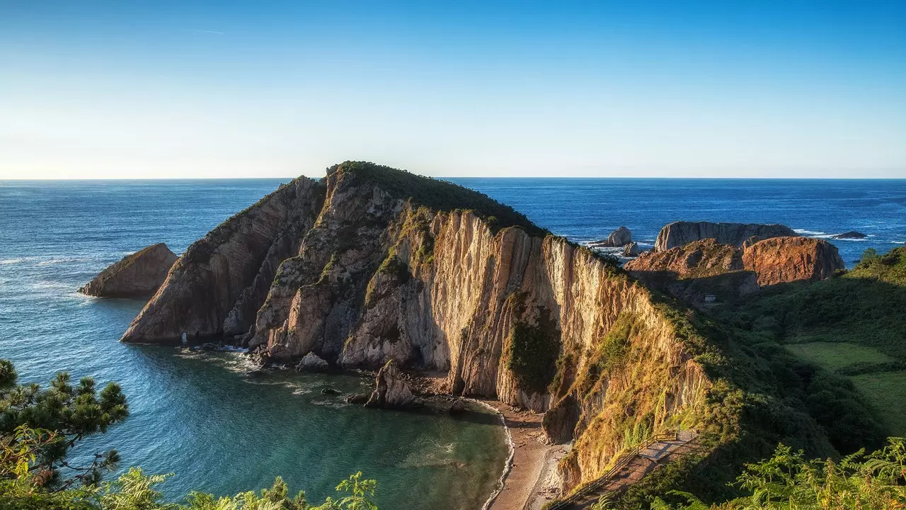 Playa del Silencio, კანტაბრიის სანაპირო კიდევ ერთხელ გაოცებთ