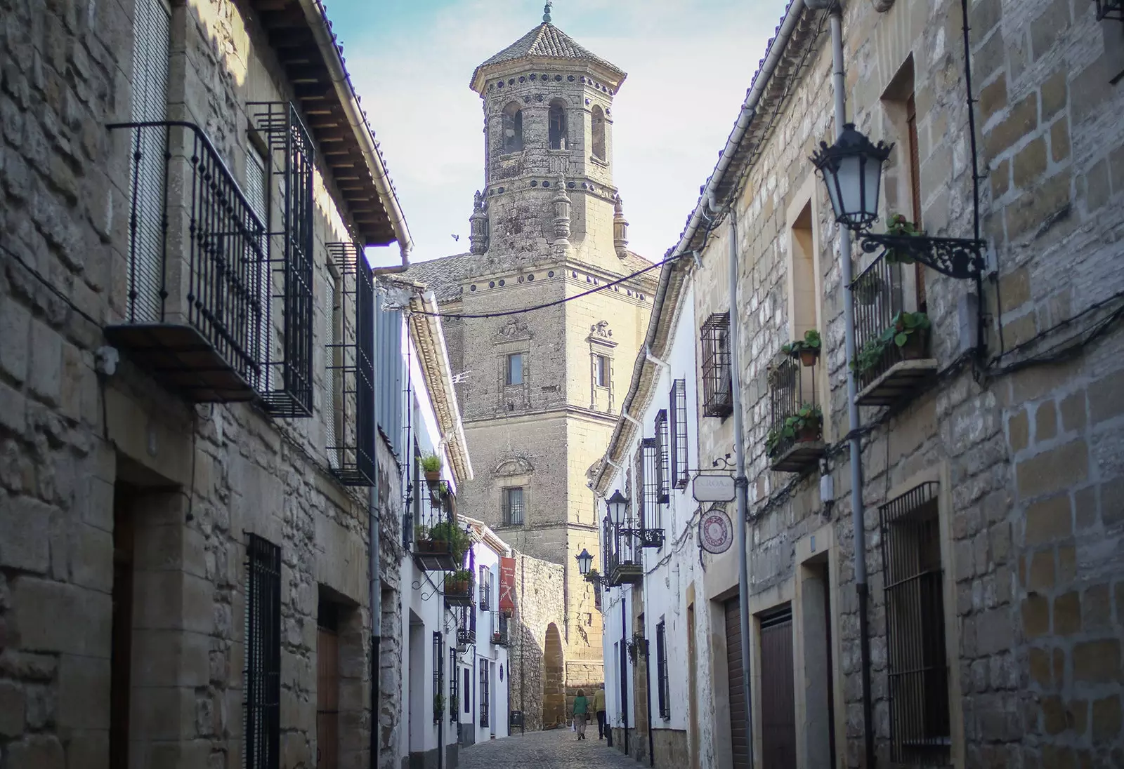 Durch die Straßen von Baeza können Sie die Luft anderer Zeiten atmen