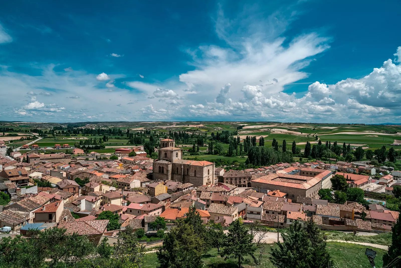 Letecký pohled na Peñaranda de Duero v Burgosu