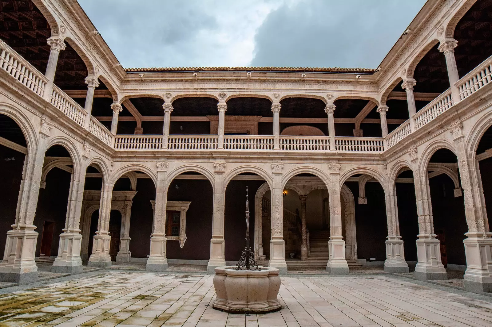 Innrétting í Avellaneda-höllinni í Peñaranda de Duero Burgos