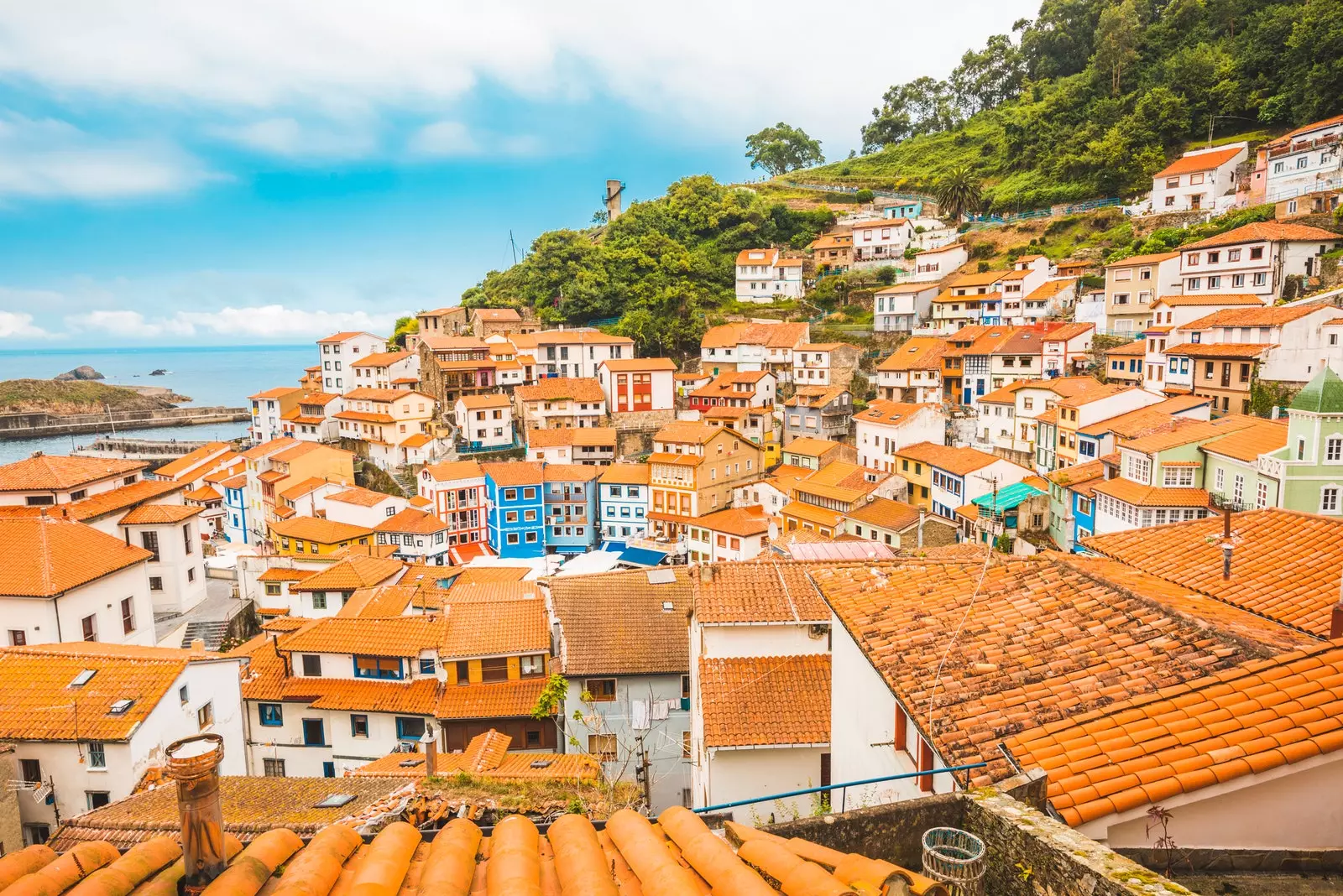 Cudillero oxucularımız tərəfindən İspaniyanın ən gözəl sahil şəhəri seçildi