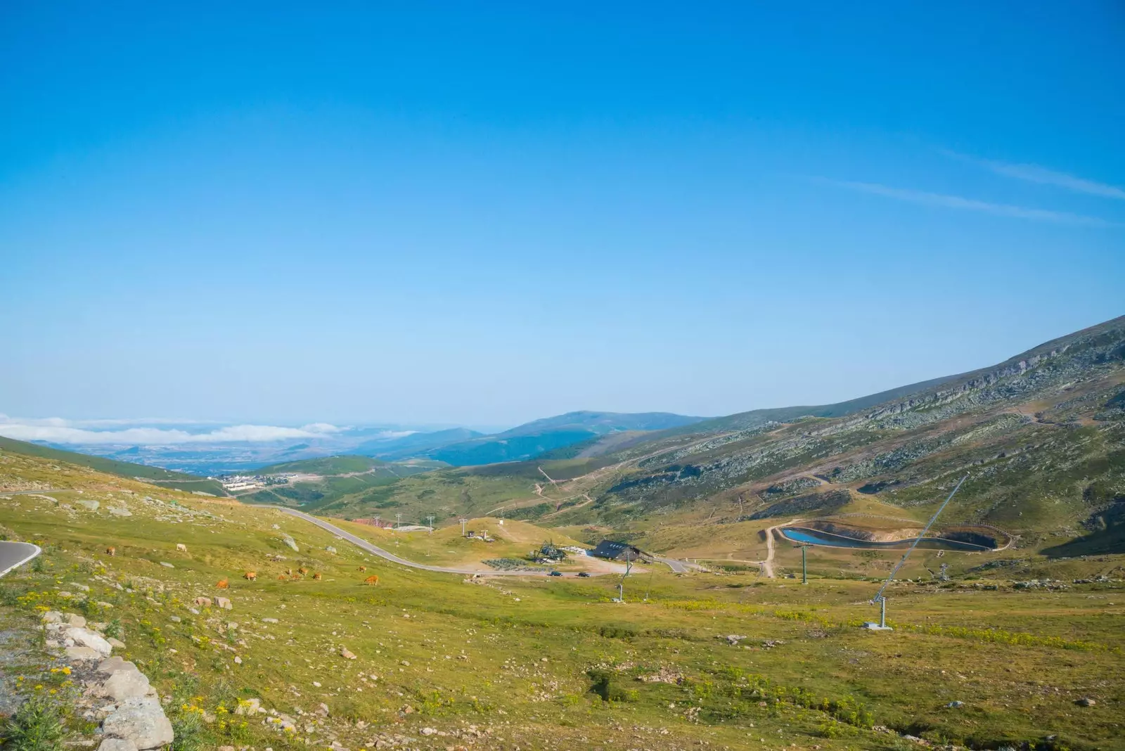 Mtazamo wa Alto Campoo bila theluji.