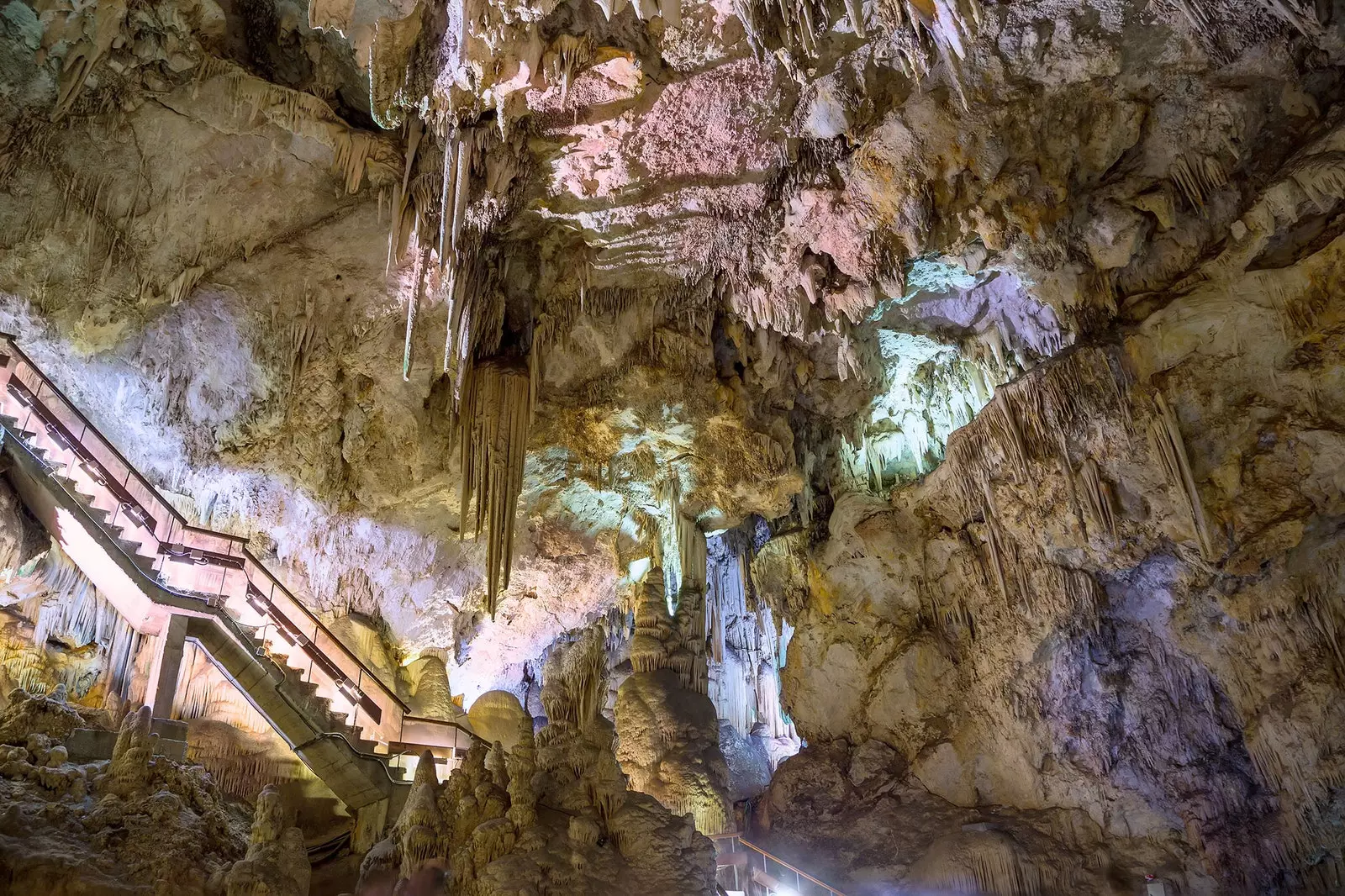 Τα σπήλαια του Nerja Well of Cultural Interest