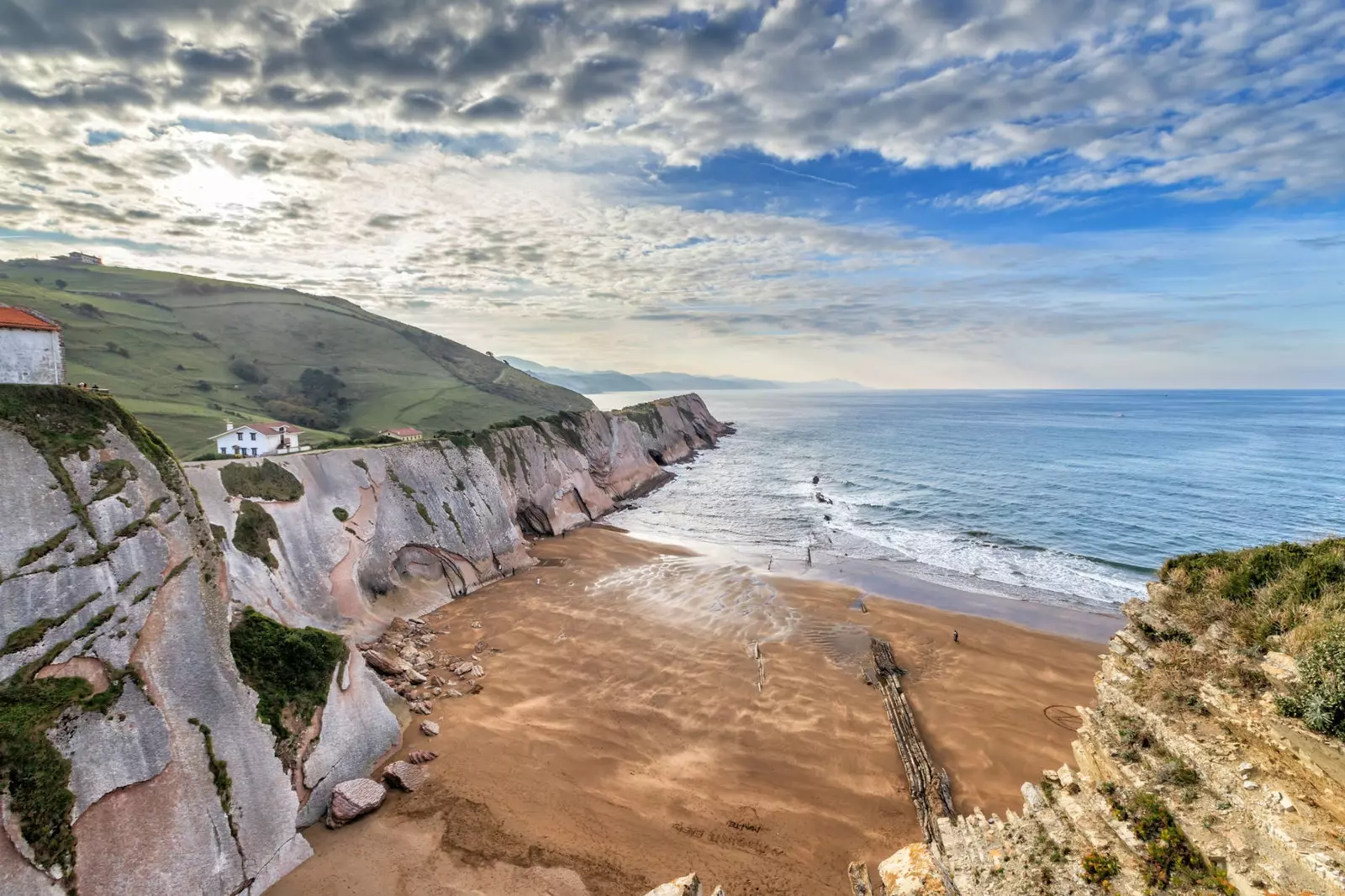 Zumaia kijiji kamili cha uvuvi cha Basque.