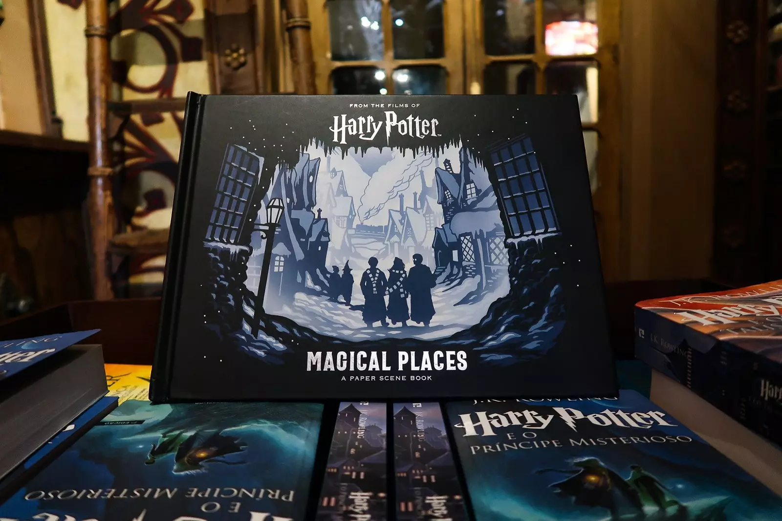 Världspremiären för boken 'Harry Potter Magical Places' anländer