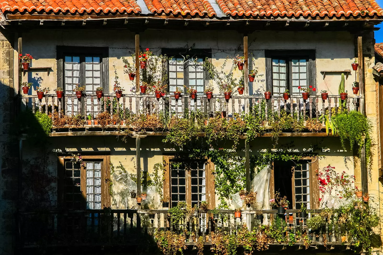 Santillana del Mar eng Iwwerraschung an all Eck