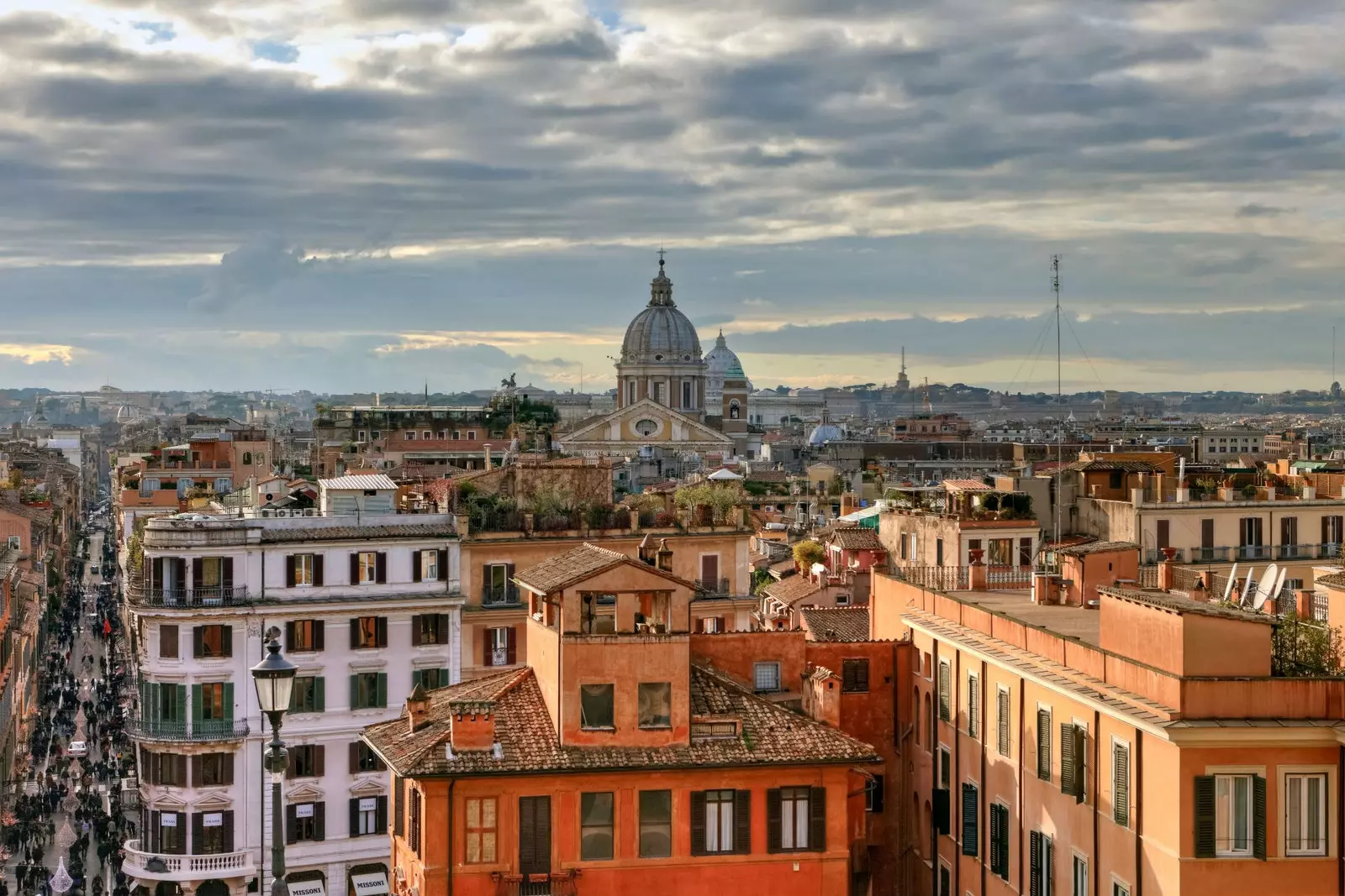 Les toits de l'irrésistible Rome