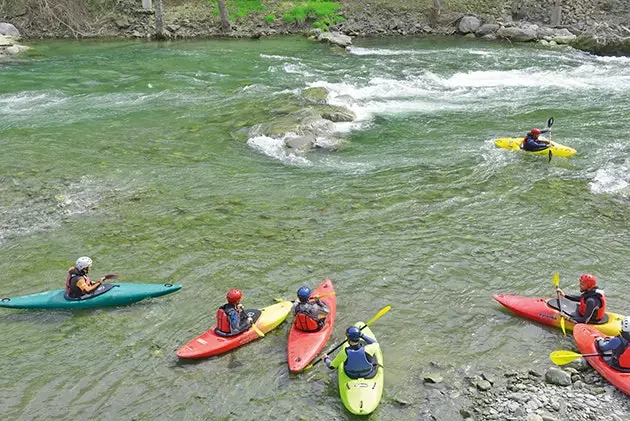 Descens en caiac per rpids del riu Noguera Pallaresa