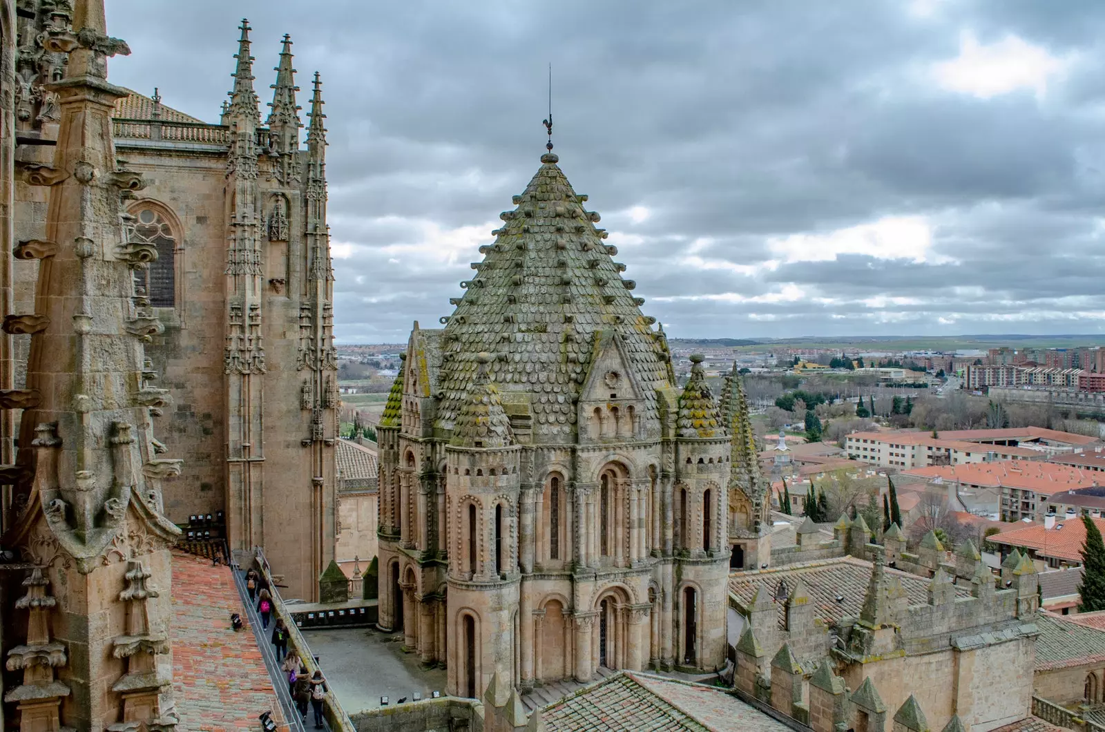 Hunnentuerm vun der aler Kathedral vu Salamanca